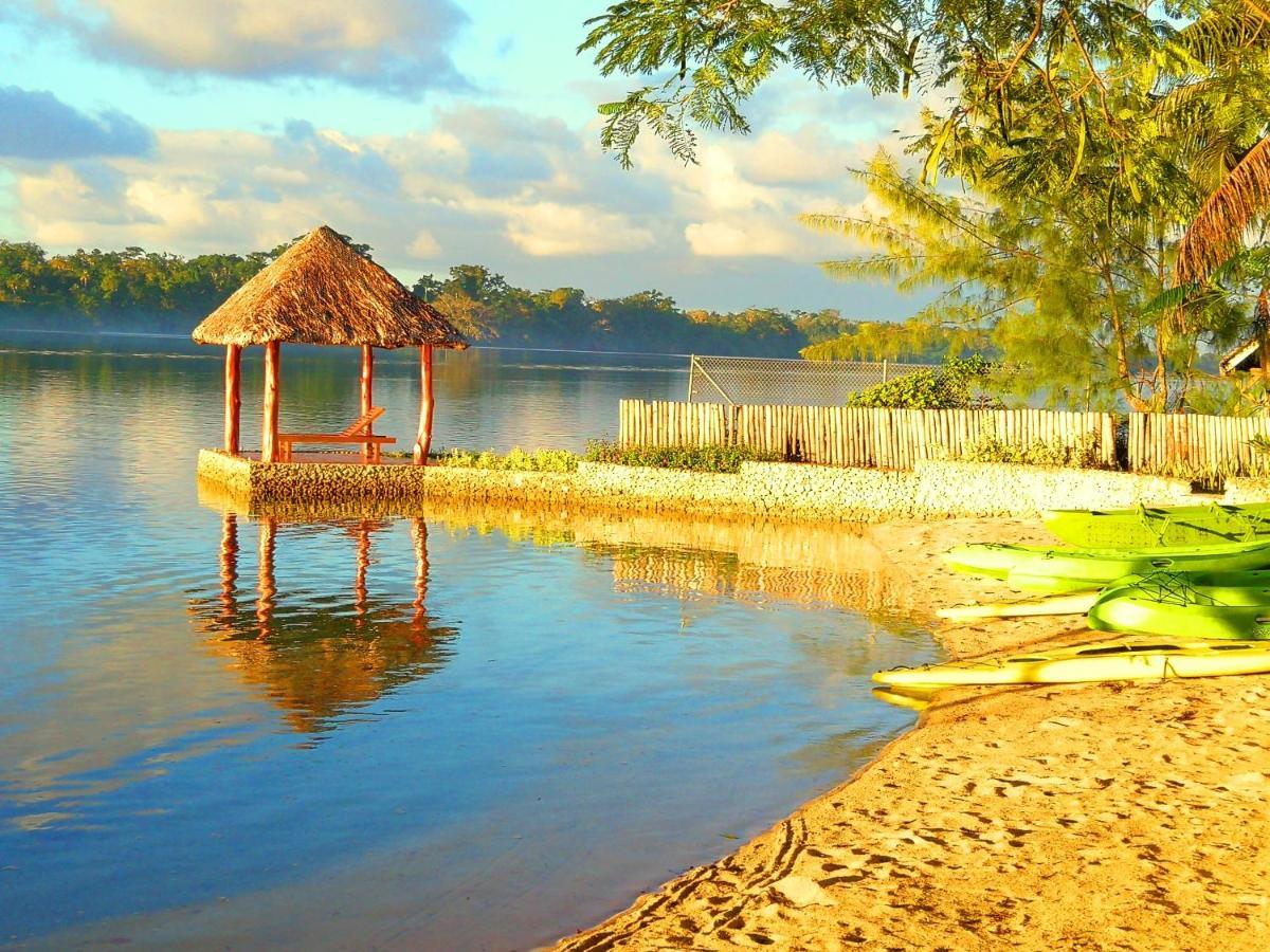 Poppy'S On The Lagoon Порт-Вила Экстерьер фото